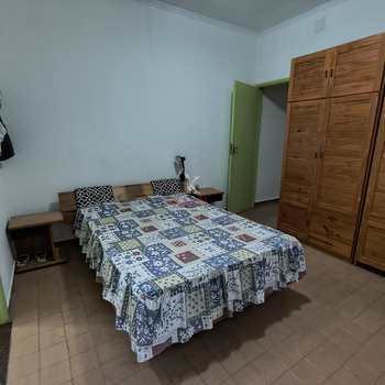 Casa em Praia Grande, bairro Guilhermina