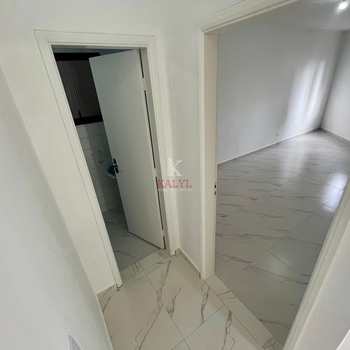 Apartamento em Praia Grande, bairro Guilhermina