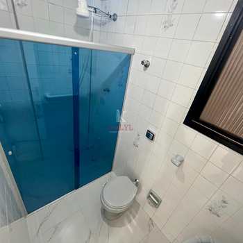 Apartamento em Praia Grande, bairro Guilhermina