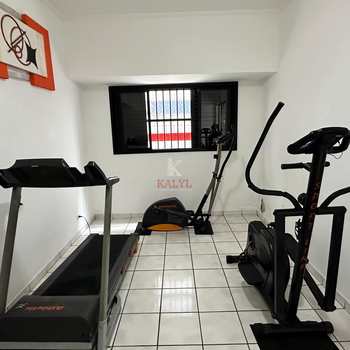 Apartamento em Praia Grande, bairro Guilhermina