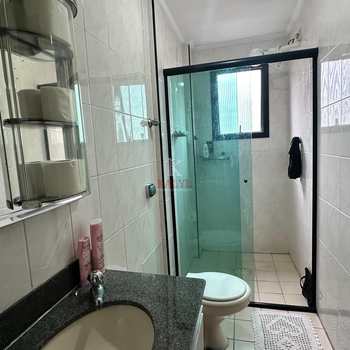 Apartamento em Praia Grande, bairro Guilhermina