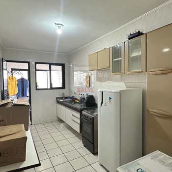 Apartamento em Praia Grande, bairro Guilhermina