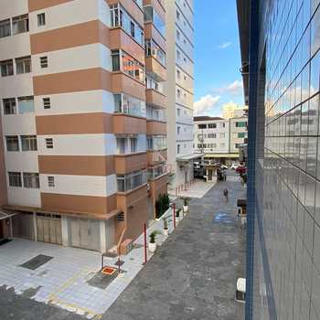 Kitnet em Praia Grande, bairro Boqueirão