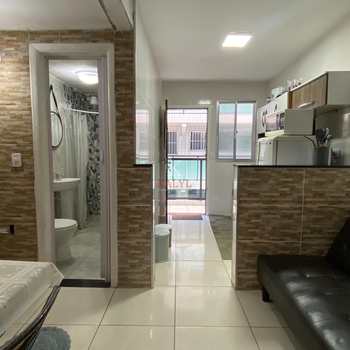 Kitnet em Praia Grande, bairro Boqueirão