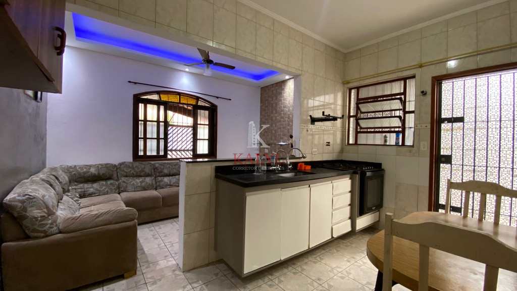 Casa em Praia Grande, no bairro Guilhermina