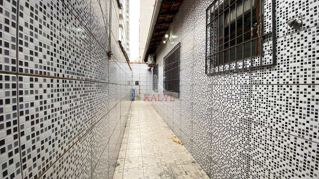 Casa em Praia Grande, no bairro Guilhermina