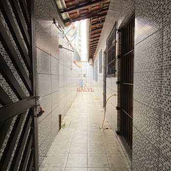 Casa em Praia Grande, bairro Guilhermina