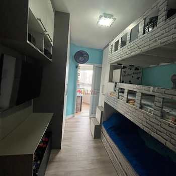 Apartamento em Praia Grande, bairro Guilhermina
