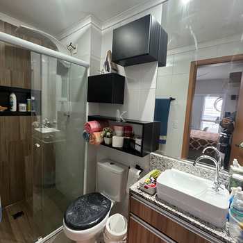 Apartamento em Praia Grande, bairro Guilhermina
