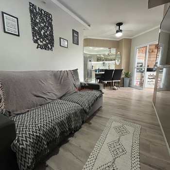 Apartamento em Praia Grande, bairro Guilhermina