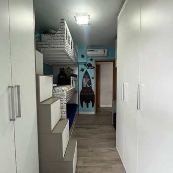 Apartamento em Praia Grande, bairro Guilhermina