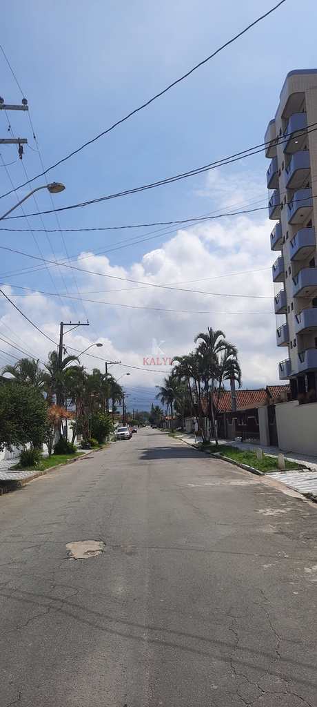 Casa em Praia Grande, no bairro Balneário Maracanã