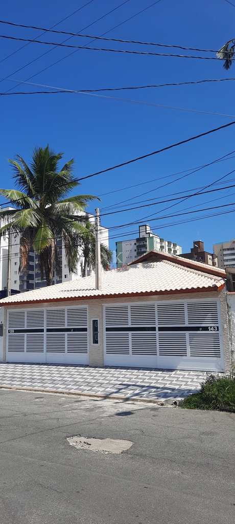 Casa em Praia Grande, no bairro Balneário Maracanã