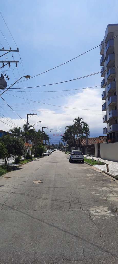 Casa em Praia Grande, no bairro Balneário Maracanã