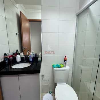 Apartamento em Praia Grande, bairro Guilhermina