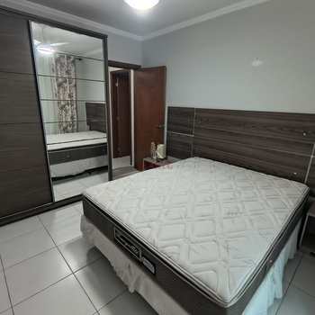 Apartamento em Praia Grande, bairro Ocian
