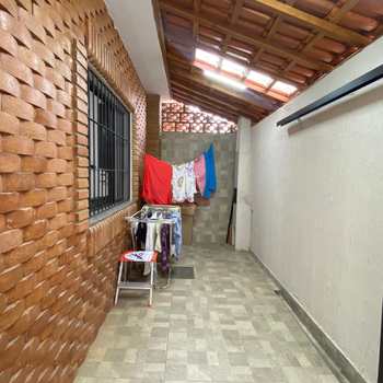 Sobrado em Praia Grande, bairro Guilhermina