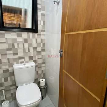 Sobrado em Praia Grande, bairro Guilhermina