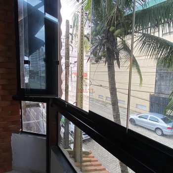 Sobrado em Praia Grande, bairro Guilhermina