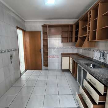 Apartamento em Praia Grande, bairro Tupi