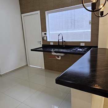 Casa em Praia Grande, bairro Caiçara