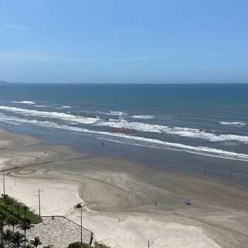 Apartamento em Praia Grande, bairro Caiçara