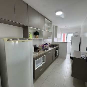 Apartamento em Praia Grande, bairro Boqueirão