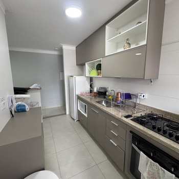 Apartamento em Praia Grande, bairro Boqueirão