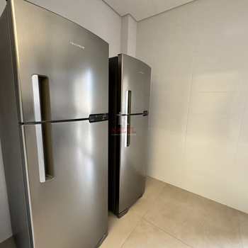 Apartamento em Praia Grande, bairro Canto do Forte