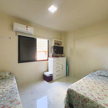 Apartamento em Praia Grande, bairro Canto do Forte