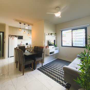 Apartamento em Praia Grande, bairro Canto do Forte