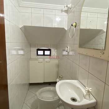 Sobrado em Praia Grande, bairro Guilhermina