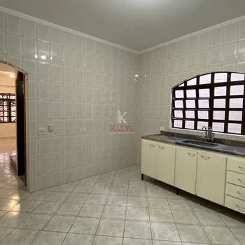 Sobrado em Praia Grande, bairro Guilhermina