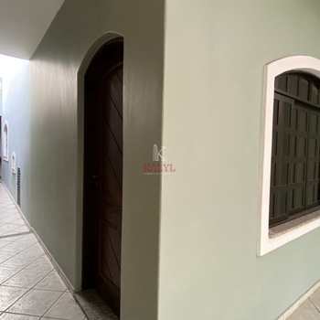 Sobrado em Praia Grande, bairro Guilhermina