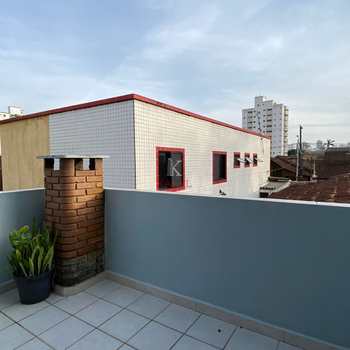 Sobrado em Praia Grande, bairro Guilhermina