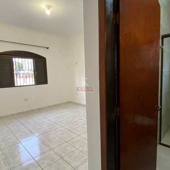 Sobrado em Praia Grande, bairro Guilhermina