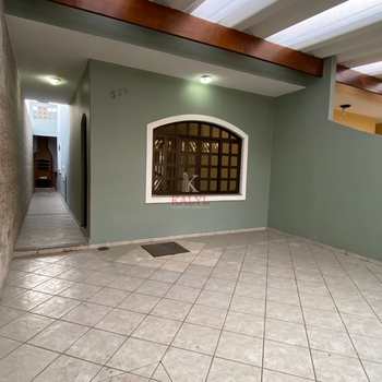 Sobrado em Praia Grande, bairro Guilhermina