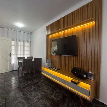Casa em Praia Grande, bairro Canto do Forte