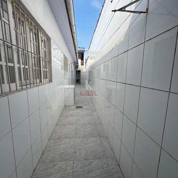 Casa em Praia Grande, bairro Canto do Forte