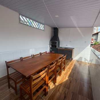 Casa em Praia Grande, bairro Canto do Forte