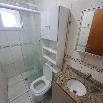 Apartamento em Praia Grande, bairro Boqueirão