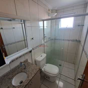 Apartamento em Praia Grande, bairro Boqueirão