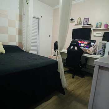 Apartamento em Praia Grande, bairro Canto do Forte