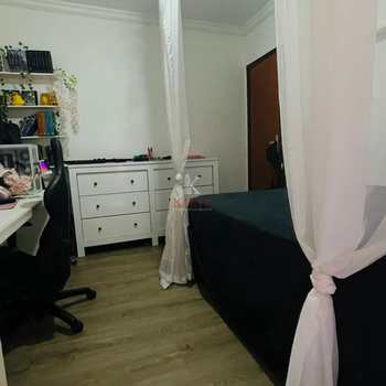 Apartamento em Praia Grande, bairro Canto do Forte