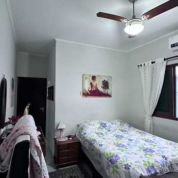 Casa em Praia Grande, bairro Aviação