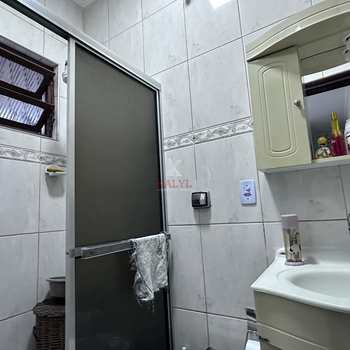 Casa em Praia Grande, bairro Aviação
