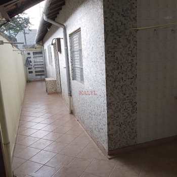 Casa em Praia Grande, bairro Boqueirão