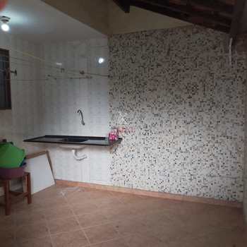 Casa em Praia Grande, bairro Boqueirão