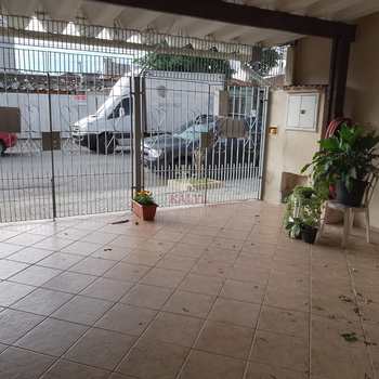 Casa em Praia Grande, bairro Boqueirão