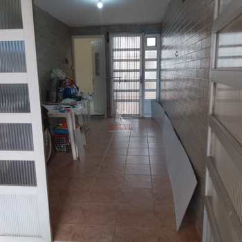 Casa em Praia Grande, bairro Boqueirão